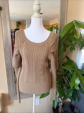 Women's Cable Knit Scoop Neck Sweater in Camel